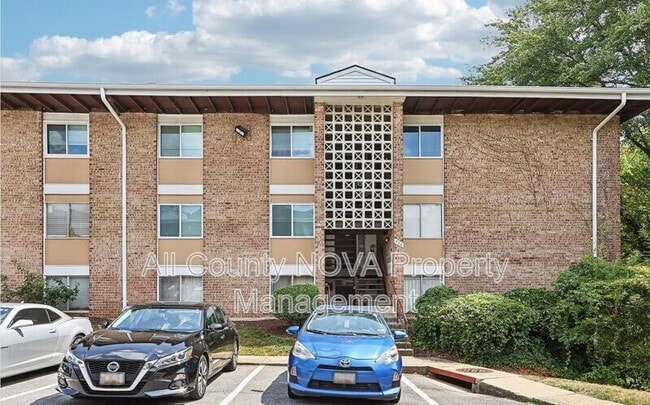 property at 526 Wilson Bridge Dr