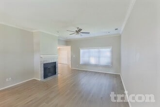 1253 Essex Dr in Desoto, TX - Foto de edificio - Building Photo