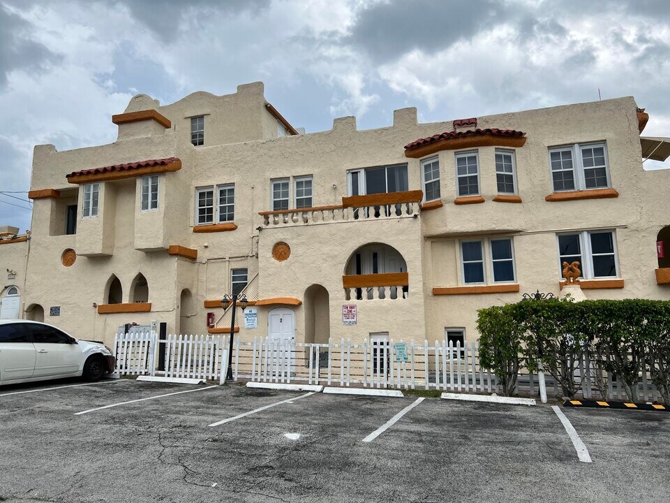 4211 Parker Ave in West Palm Beach, FL - Building Photo