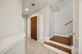 546 Westcross St in Houston, TX - Building Photo - Building Photo