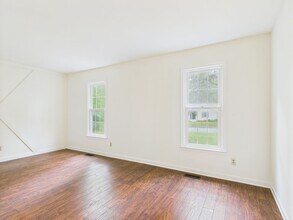 8621 Sunset Knoll Rd in Richmond, VA - Building Photo - Building Photo