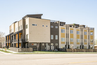 2105 S Galapago St in Denver, CO - Foto de edificio - Building Photo