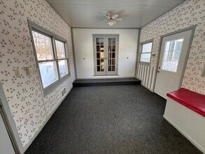 20604 Collins Rd in Marengo, IL - Foto de edificio - Building Photo