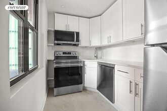 81 Broadway in Brooklyn, NY - Building Photo - Building Photo