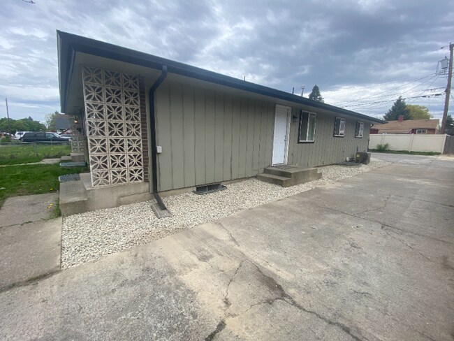 818 E Princeton Ave in Spokane, WA - Building Photo - Building Photo