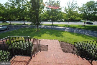 22754 Brookshade Dr in Ashburn, VA - Building Photo - Building Photo