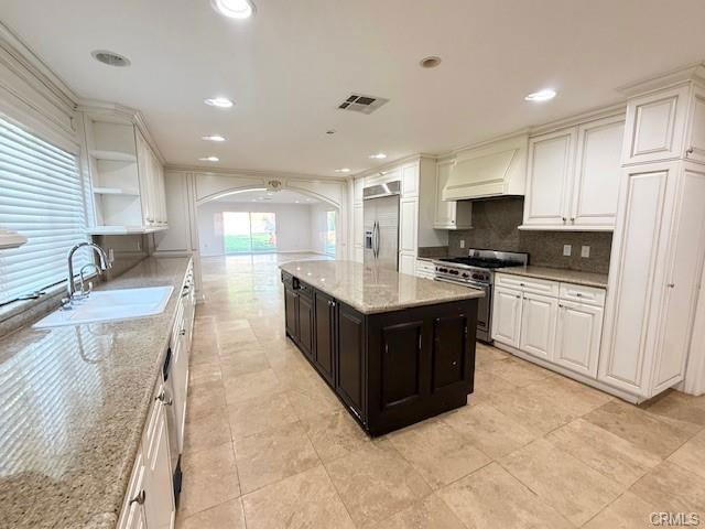 property at 5724 Tampa Ave