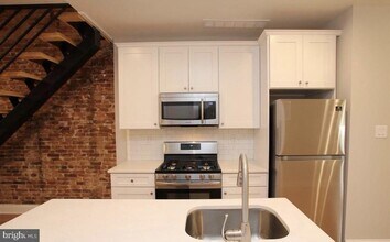 758 N 43rd St in Philadelphia, PA - Building Photo - Building Photo