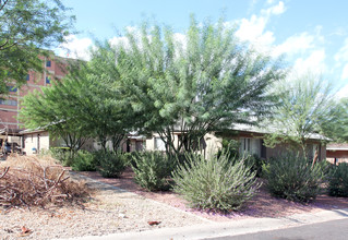 Berridge 8 in Phoenix, AZ - Foto de edificio - Building Photo