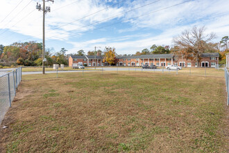 Caswell at Mill Creek in Jacksonville, NC - Building Photo - Building Photo