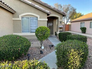 14948 W Maui Ln in Surprise, AZ - Building Photo - Building Photo