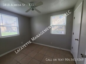 3818 Almeda St in Jacksonville, FL - Building Photo - Building Photo