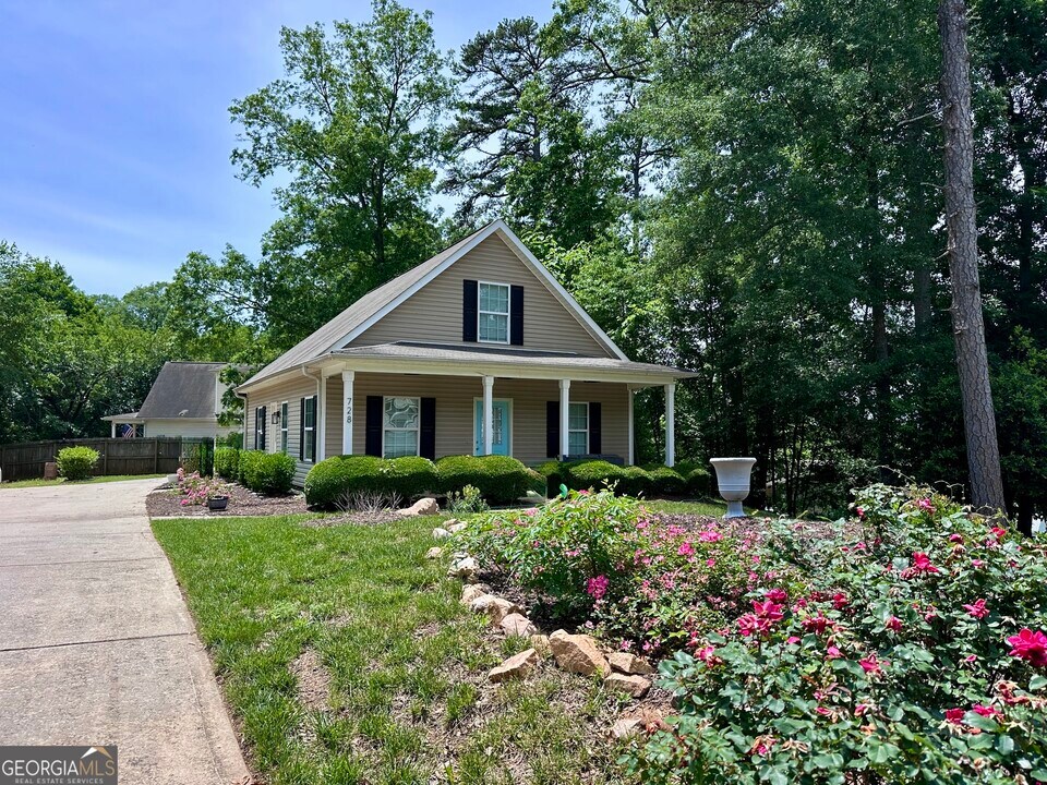 728 Skyview Dr NE in Marietta, GA - Building Photo