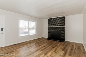 1628 Greenland Park Cir in Shelbyville, KY - Building Photo - Building Photo