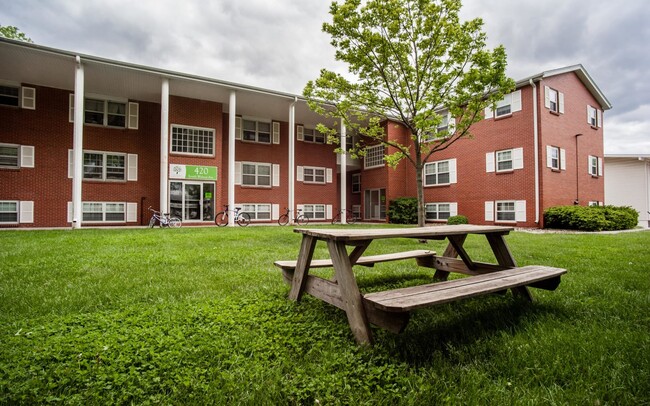 South Meadow in Ames, IA - Foto de edificio - Building Photo