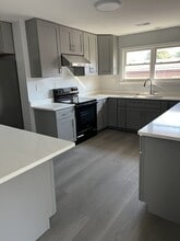 2625 Victoria Blvd in Hampton, VA - Building Photo - Building Photo