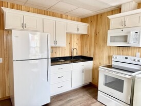 809 Portland Rd in Saco, ME - Building Photo