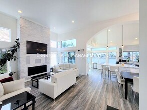 5532 Spinnaker Bay Dr in Long Beach, CA - Building Photo - Building Photo