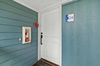 24 Montego Ct in Coronado, CA - Building Photo - Building Photo