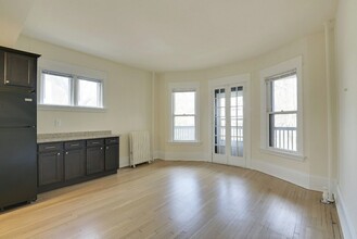 Lincoln Flats in St. Paul, MN - Building Photo - Interior Photo