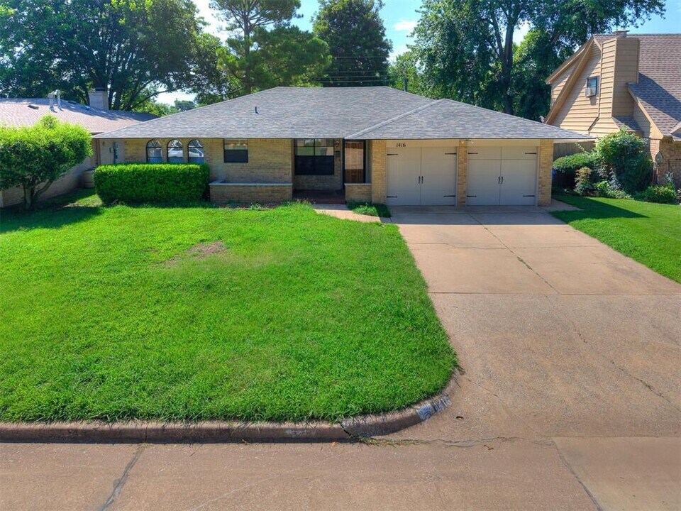 1416 Charles St in Norman, OK - Building Photo