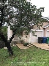 7418 Moss Brook Dr-Unit -#101 in San Antonio, TX - Building Photo - Building Photo