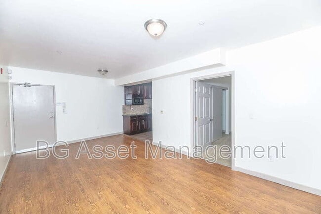 property at 1459 MacArthur Blvd