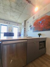621 Notre Dame Rue E in Montréal, QC - Building Photo - Building Photo
