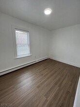 372 Elm St in Newark, NJ - Building Photo - Building Photo
