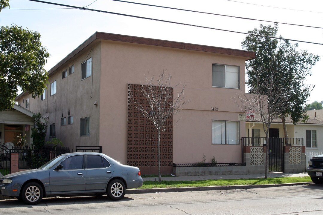 1422 Orange Ave in Long Beach, CA - Building Photo