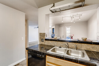 15800 E 121st Ave Unit H3 in Commerce City, CO - Foto de edificio - Building Photo