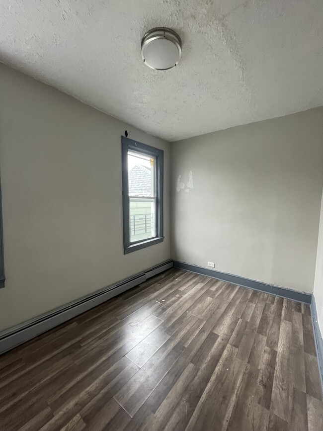 169 Wegman Pky, Unit 3 in Jersey City, NJ - Building Photo - Building Photo