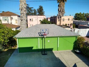 1226 S Longwood Ave in Los Angeles, CA - Building Photo - Building Photo
