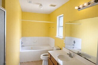 5935 Sattler Park Dr in Houston, TX - Building Photo - Building Photo