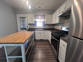 754 College Ave NE in Grand Rapids, MI - Building Photo - Building Photo