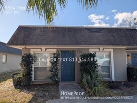 5834 Pine St in New Port Richey, FL - Building Photo