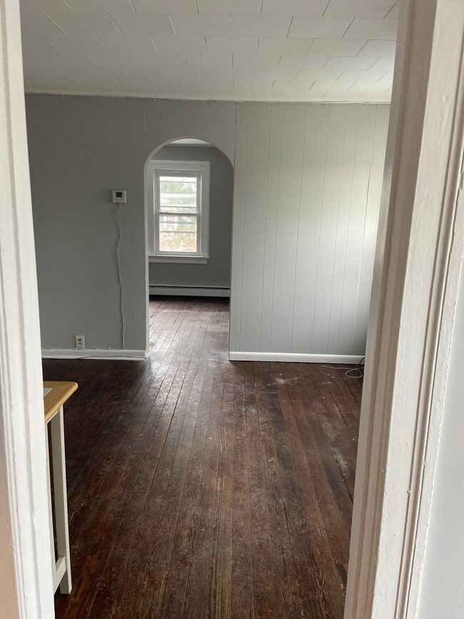 107 Church St, Unit Third Floor 2 Bedroom Apt in Nutley, NJ - Building Photo - Building Photo