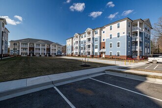 Stony Run Condominiums in Ashland, VA - Foto de edificio - Building Photo