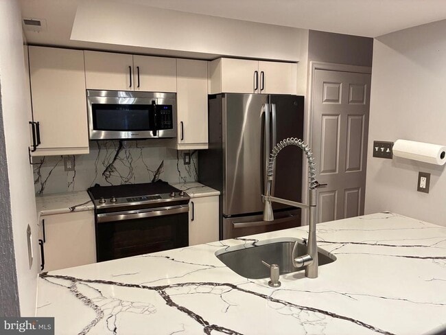 213 Park Pl Dr in Cherry Hill Township, NJ - Building Photo - Building Photo