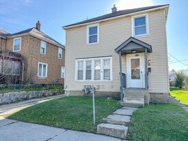 748 Hogan St SW in Grand Rapids, MI - Building Photo