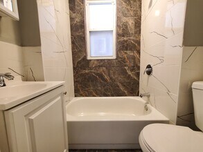 101 Romaine Ave, Unit 3 in Jersey City, NJ - Foto de edificio - Building Photo