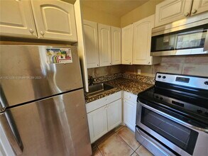 118 NW 8th Ave in Dania Beach, FL - Building Photo - Building Photo