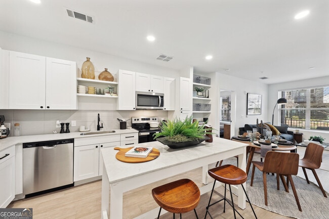 2945 Cumberland Mall in Atlanta, GA - Building Photo - Building Photo