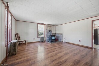 1028 County Road 519 in Newton, NJ - Foto de edificio - Building Photo