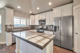 9361 Michal Robert Ln in West Jordan, UT - Building Photo - Building Photo