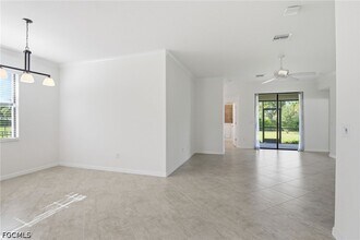 14228 Vindel Cir in Ft. Myers, FL - Building Photo - Building Photo