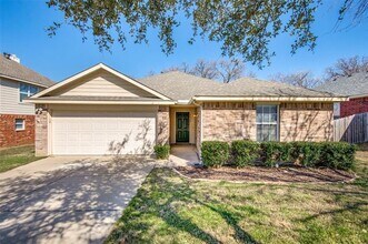2413 Briar Forest Dr in Denton, TX - Building Photo - Building Photo