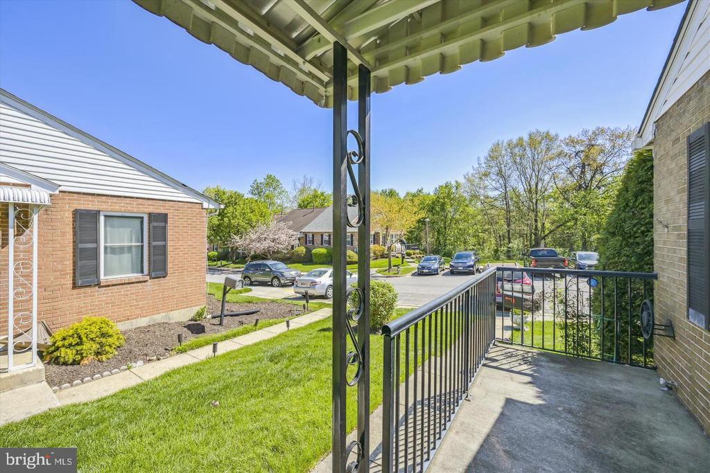 14914 Laurel Oaks Ln in Laurel, MD - Building Photo
