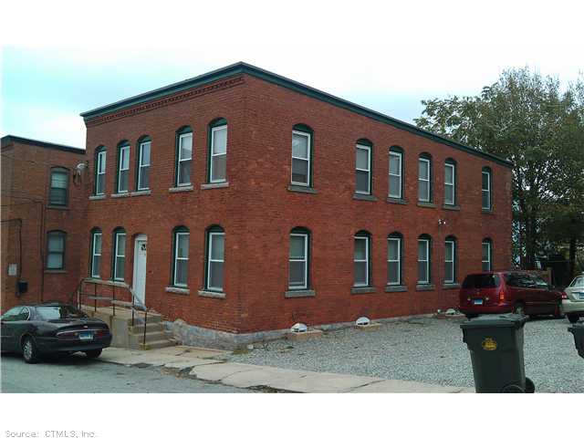 8 Pratt St in New London, CT - Building Photo