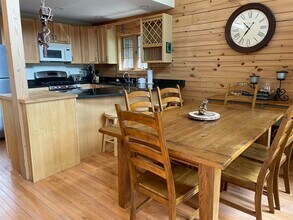 2 Aspen Ln in Winhall, VT - Building Photo - Building Photo